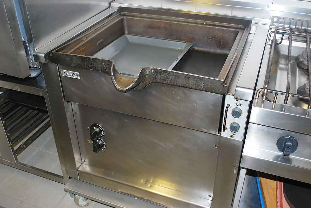 Pos.  10:  Kippbratpfanne – Lot  10:  Tilting Frying Pan