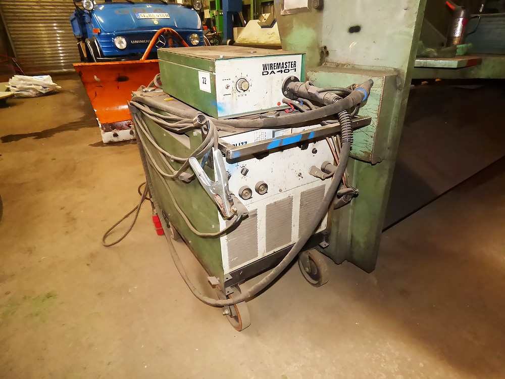 Pos.  22:  Schutzgasschweißgerät – Lot  22:  Inert gas welding machine