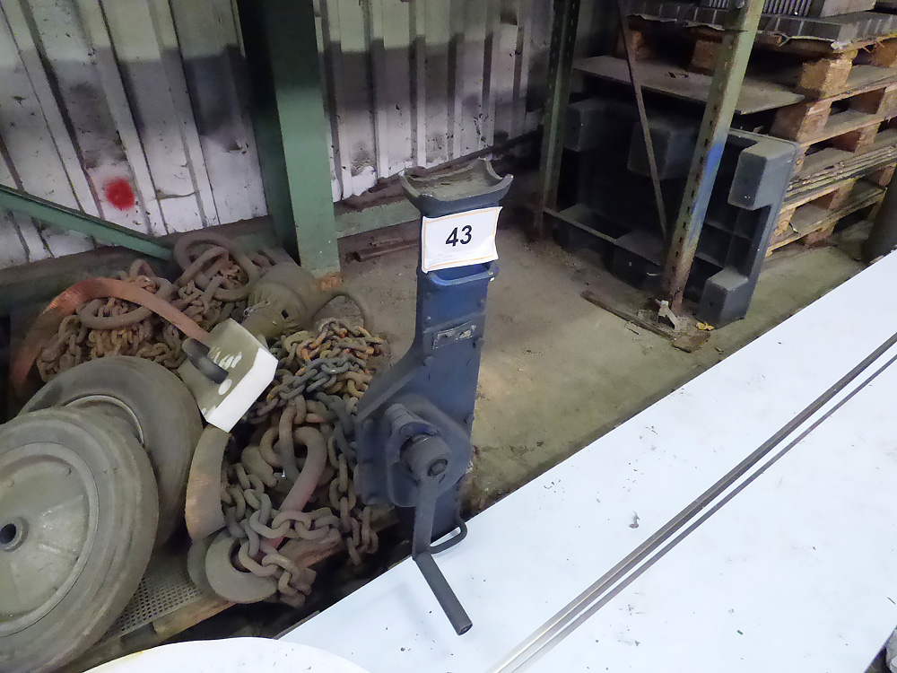 Pos.  43:  Stockwinde – Lot  43:  Stick winch