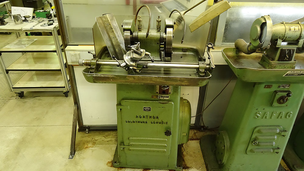 Pos.  35:  Werkzeugschleifmaschine – Lot  35:  Tool grinding machine