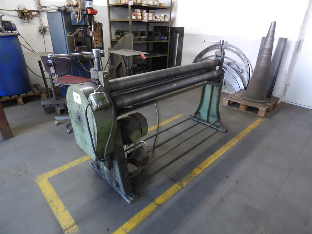 Pos.  35:  Dreiwalzen-Blechbiegemaschine – Lot  35:  Three-roll plate bending machine