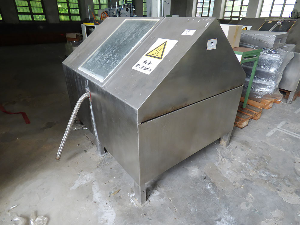 Pos.  19:  Edelstahl-Durchlaufsterilisationskammer – Lot  19:  Stainless steel continuous sterilization chamber