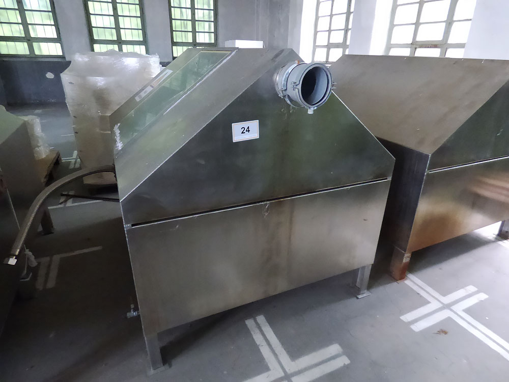 Pos.  24:  Edelstahl-Durchlaufsterilisationskammer – Lot  24:  Stainless steel continuous sterilization chamber