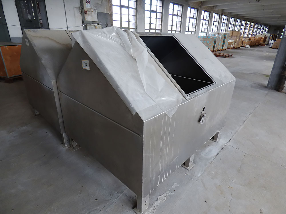 Pos.  32:  Edelstahl-Durchlaufsterilisationskammer – Lot  32:  Stainless steel continuous sterilization chamber