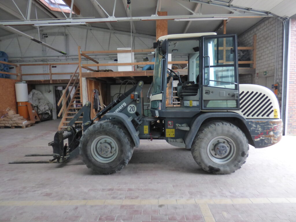 Gebr. Niemerg GmbH & Co. KG – Construction Cranes, Tipper Truck ...